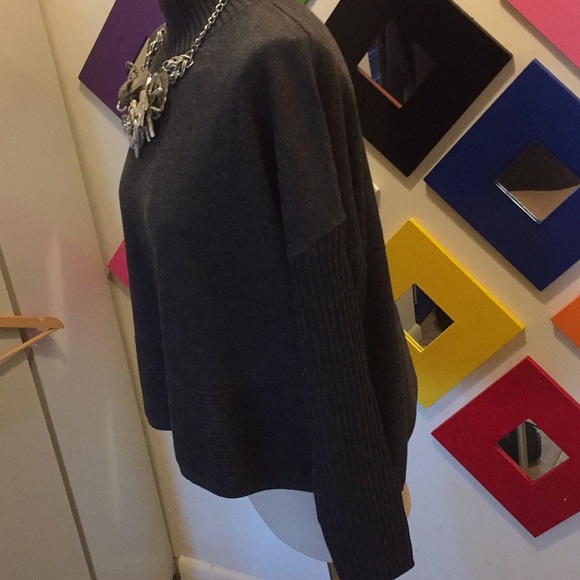 NWT High Crop ASOS Sweater Top - Picture 3 of 7